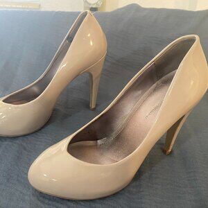 BCBGeneration Size 6B/36 Patent Nude Beige Heel